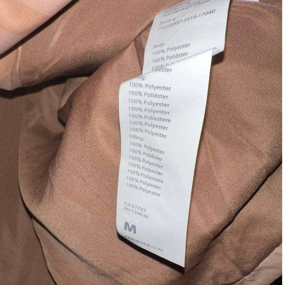 New Fabletics Wander Cropped Puffer Camo size M - Picture 11 of 11